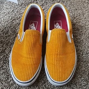 Design Assembly Sunflower Vans